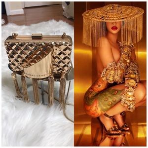 ✨NEW Gold hardshell clutch